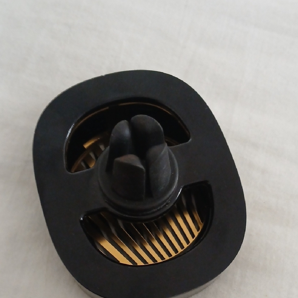 diptyque Black and Gold Oval Car Vent Diffuser - Picture 2 of 3
